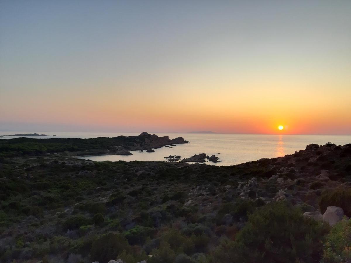 Appartamento Panoramico Calarossa Sardegna Изола Роса Екстериор снимка