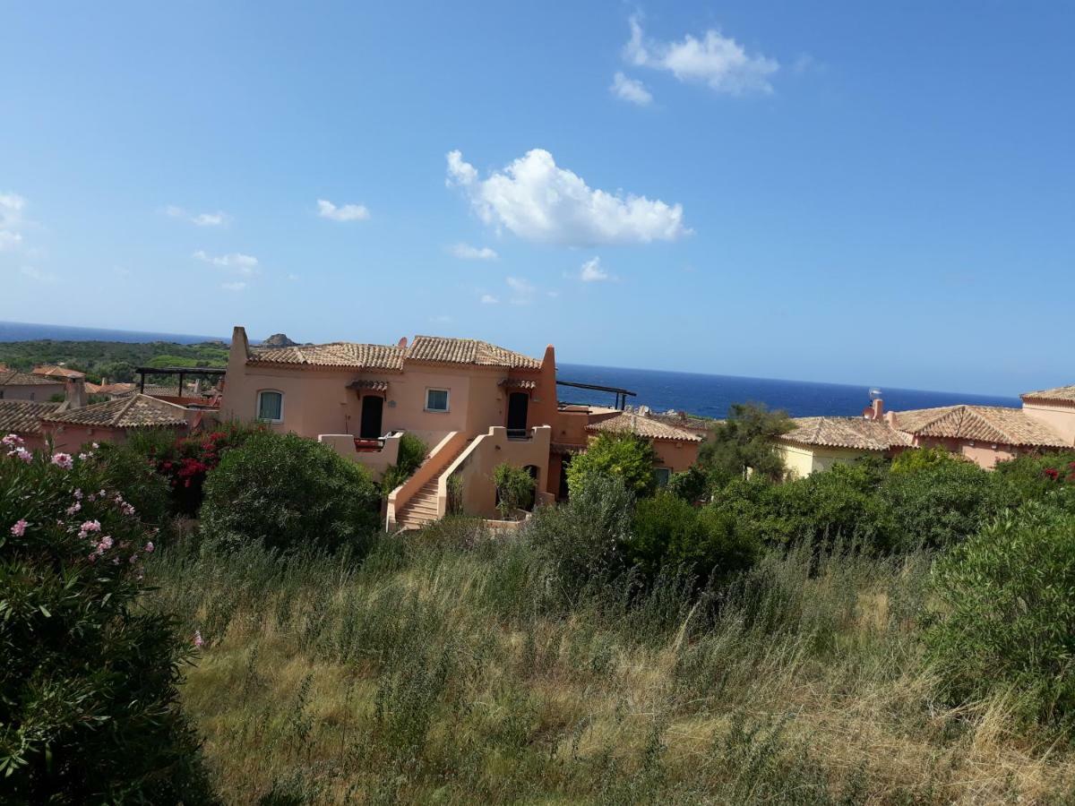 Appartamento Panoramico Calarossa Sardegna Изола Роса Екстериор снимка